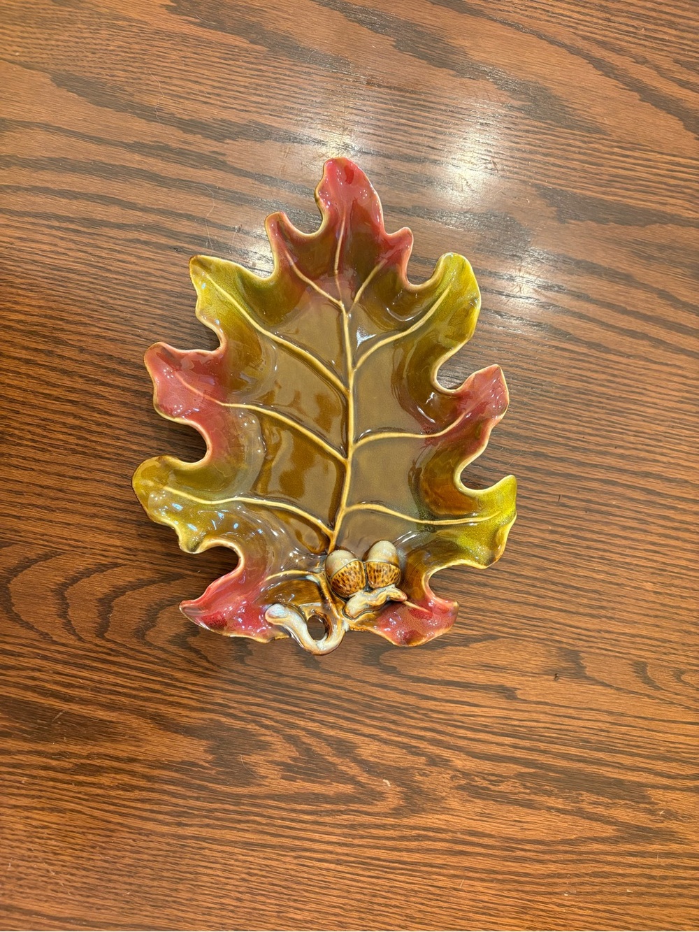 Ceramic leaf decorative dish
